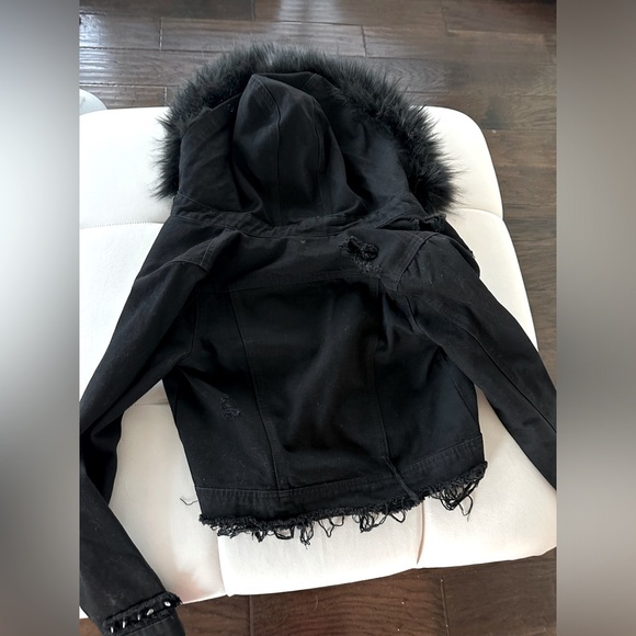 ❌❌SOLD❌❌ KILLSTAR faux fur jacket - Picture 5 of 8